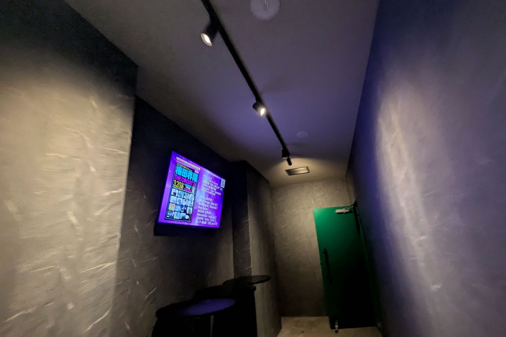 梅田BANGBOOトイレの通路