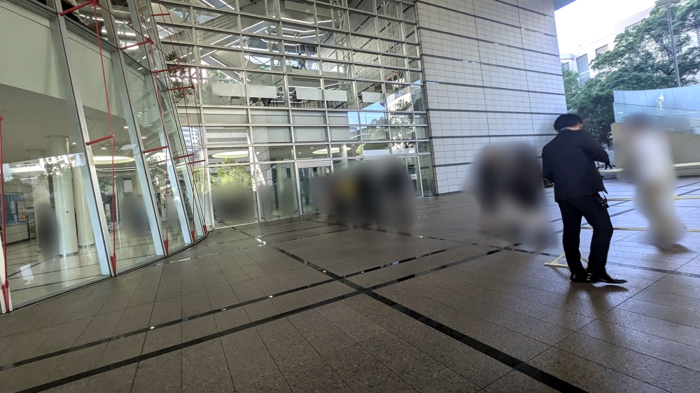 グランキューブ大阪1F入口