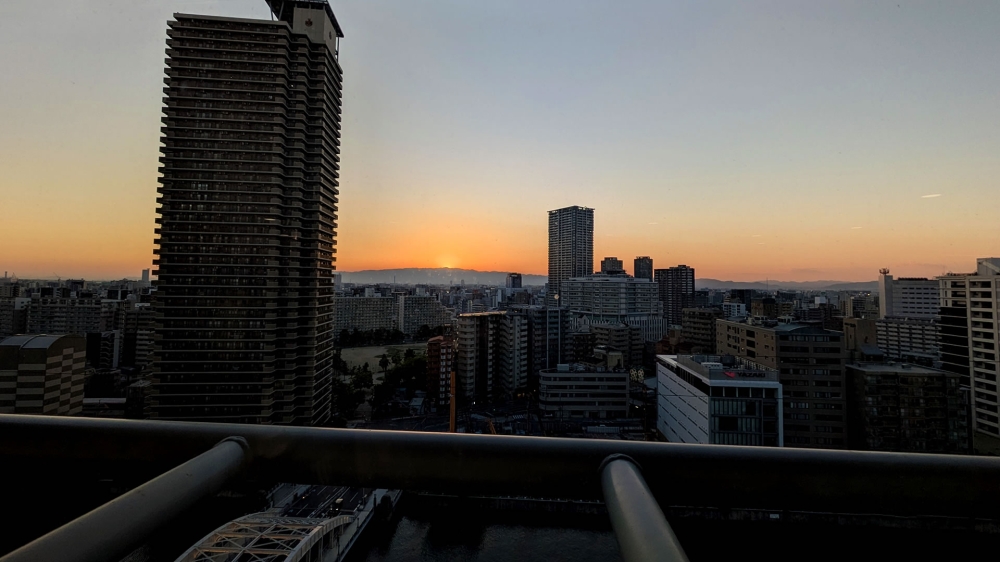 グランキューブ大阪7Fからの夕日