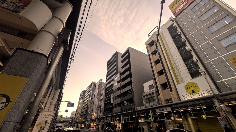 夕方の日本橋でんでんタウン