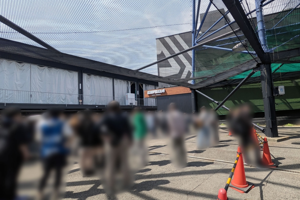 GORILLA HALL OSAKA入口前
