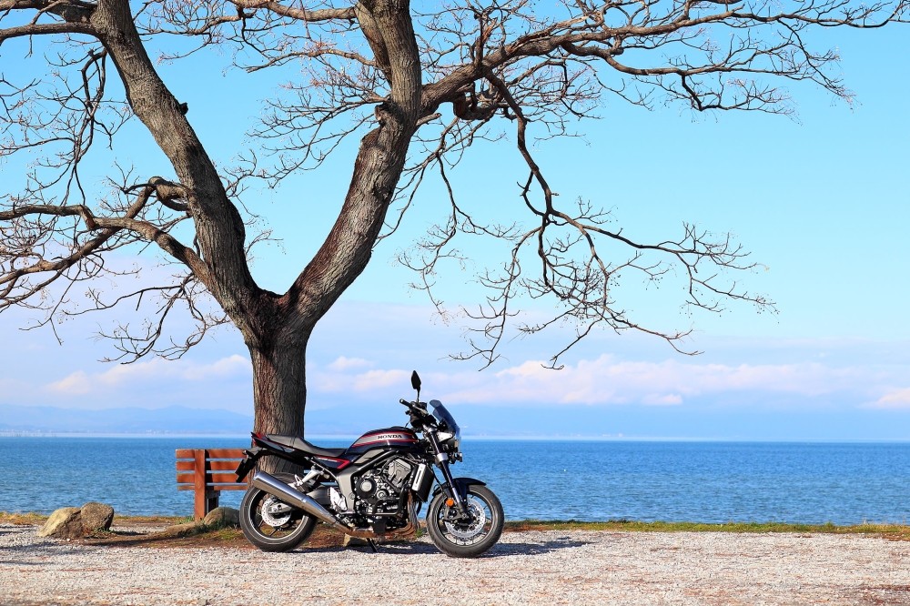 CB1000Fあのベンチ