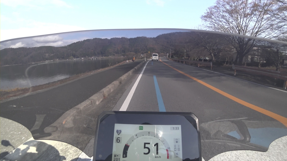 CB1000F琵琶湖北側