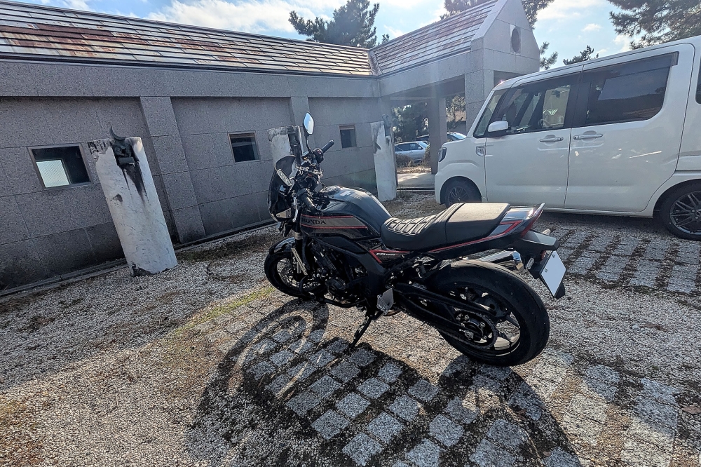 CB1000Fマキノサニービーチの駐車場