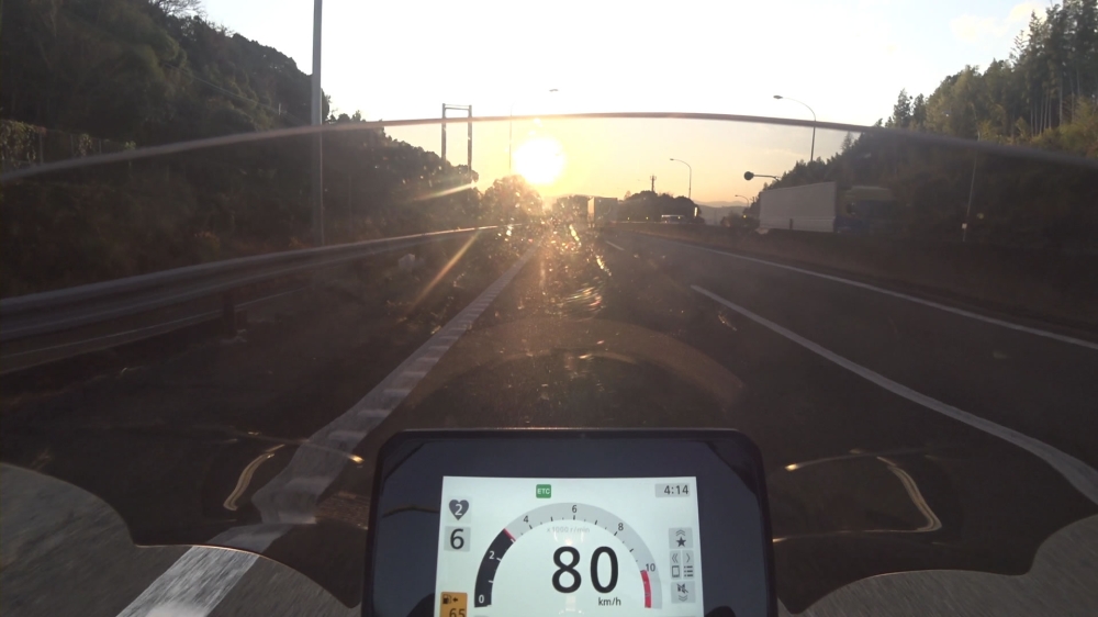 CB1000F高速道路