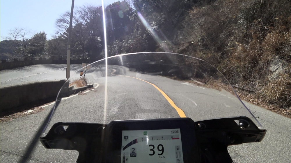 表六甲ドライブウェイのきついカーブ