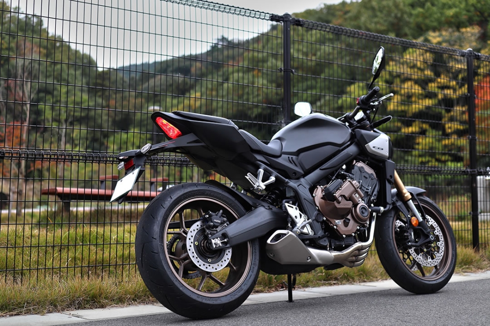 CB650R E-Clutchリアビュー