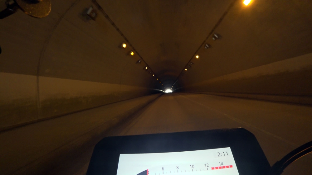 トンネル内