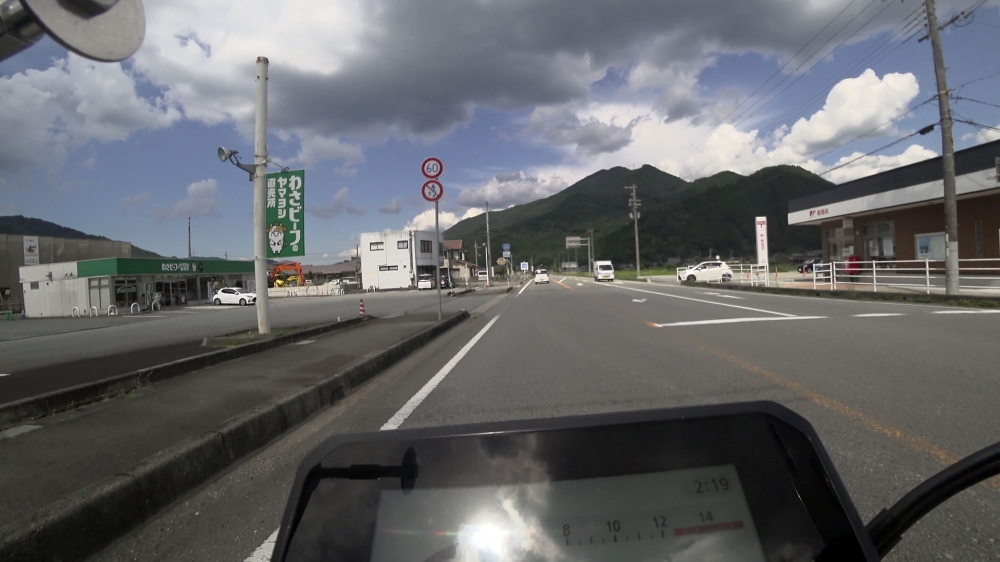 ヤマヨシ直売所の前