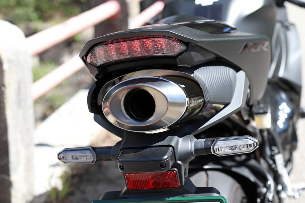 CBR600RRのマフラー