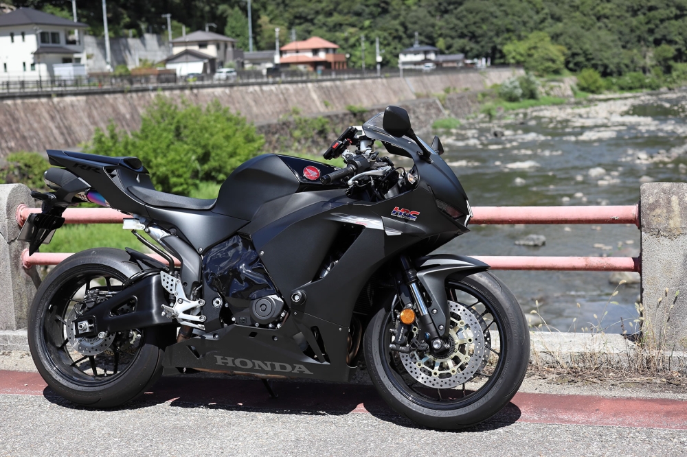 橋の上のCBR600RR