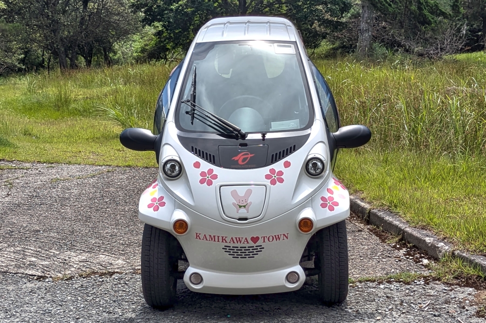 コムスのカーミン号正面
