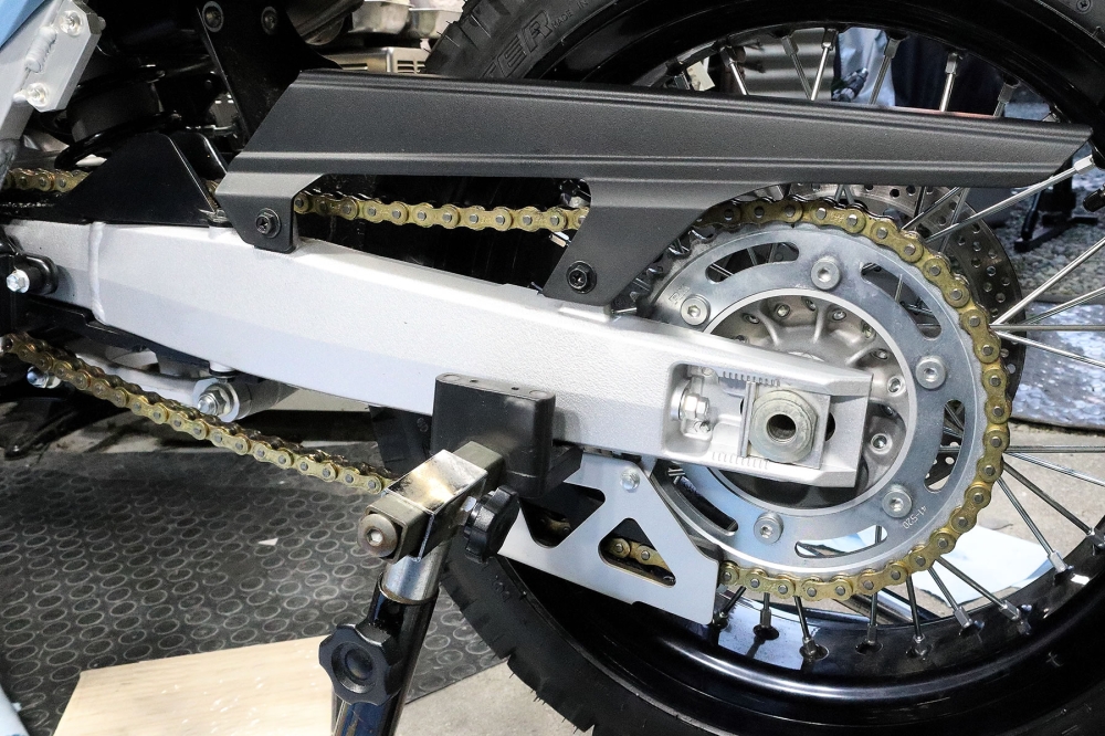 DR-Z4SMのドライブチェーン