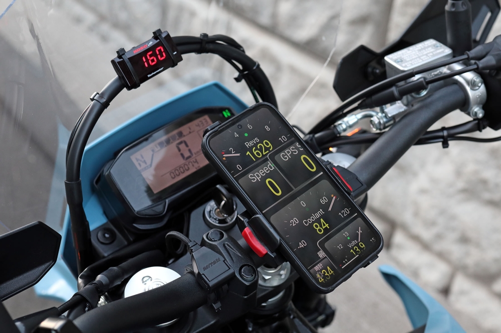 DR-Z4SMのタコメーター