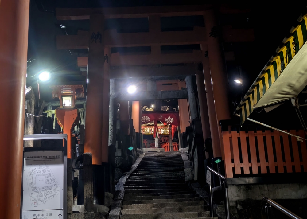 夜の伏見稲荷大社6