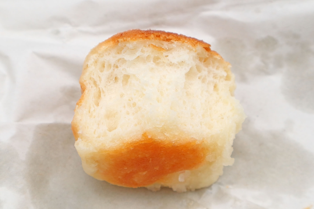 もちパンの断面