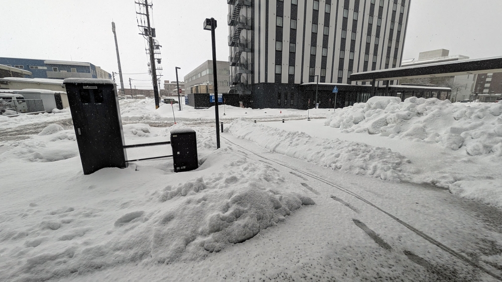 冬の敦賀駅駐輪所前