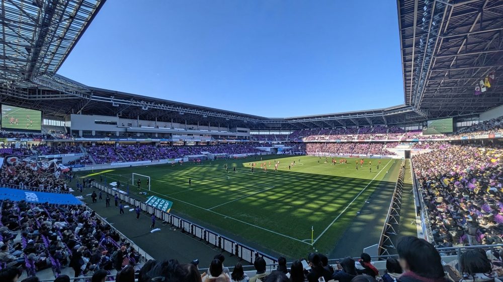 サンガスタジアムの競技場