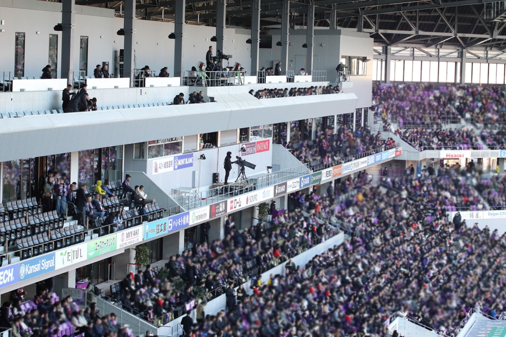 サンガスタジアムのメインスタンド側