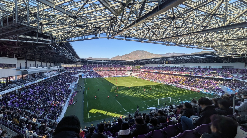 サンガスタジアムの2階ゴール裏