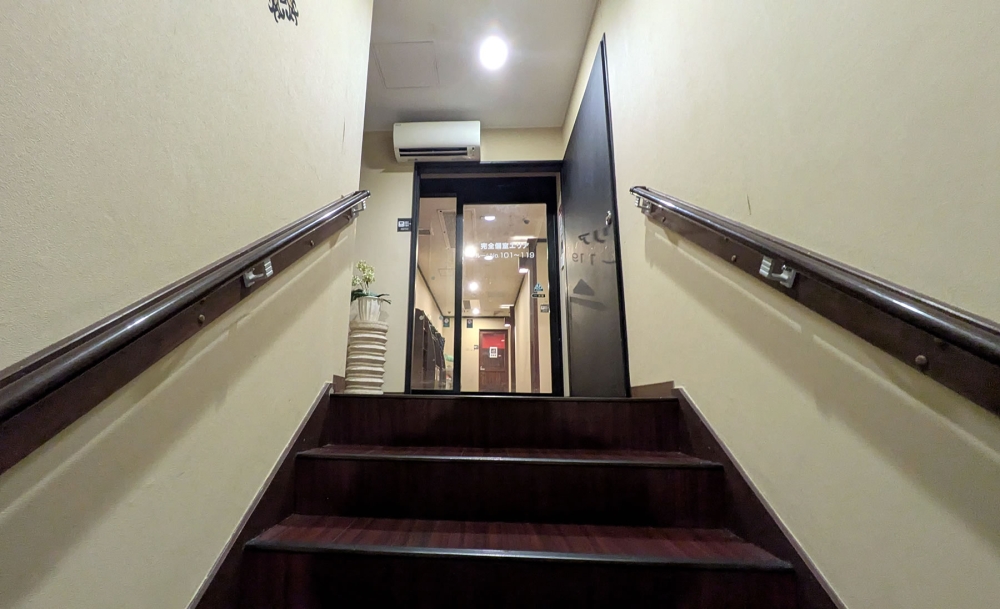 快活clubの個室前オートロックドア