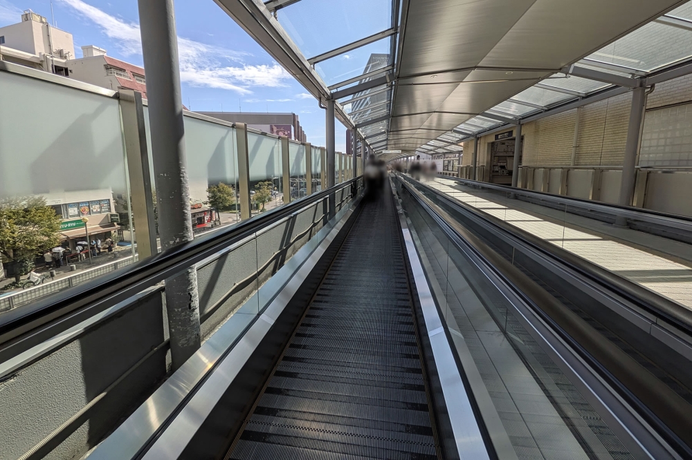 西宮北口駅の動く歩道