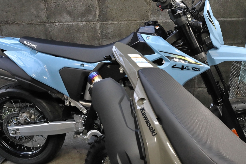 DR-Z4SMとKLX230