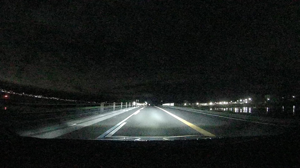 GRヤリスで夜の琵琶湖