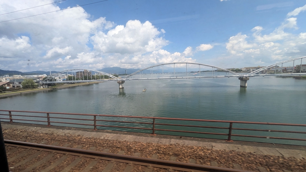 車窓からの琵琶湖