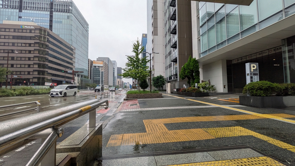 名古屋桜通線の丸の内駅