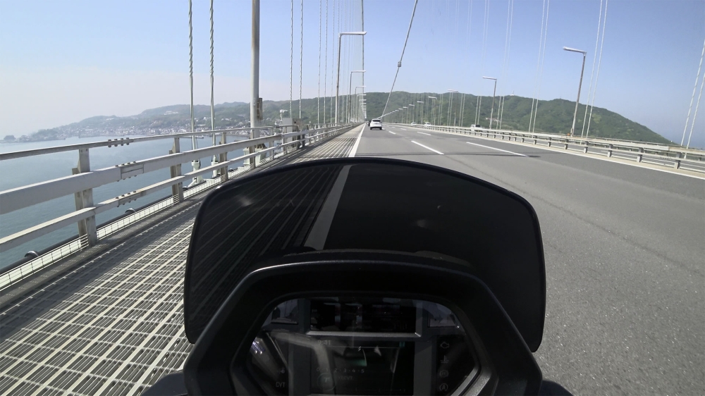 NMAX155と明石海峡大橋