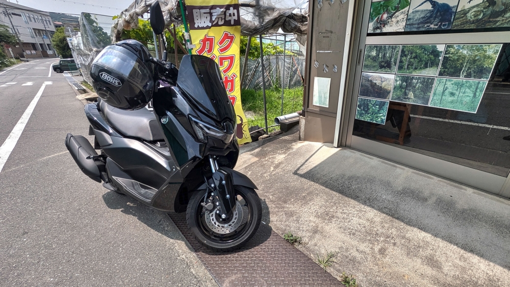 NMAX155と葡萄の直売所
