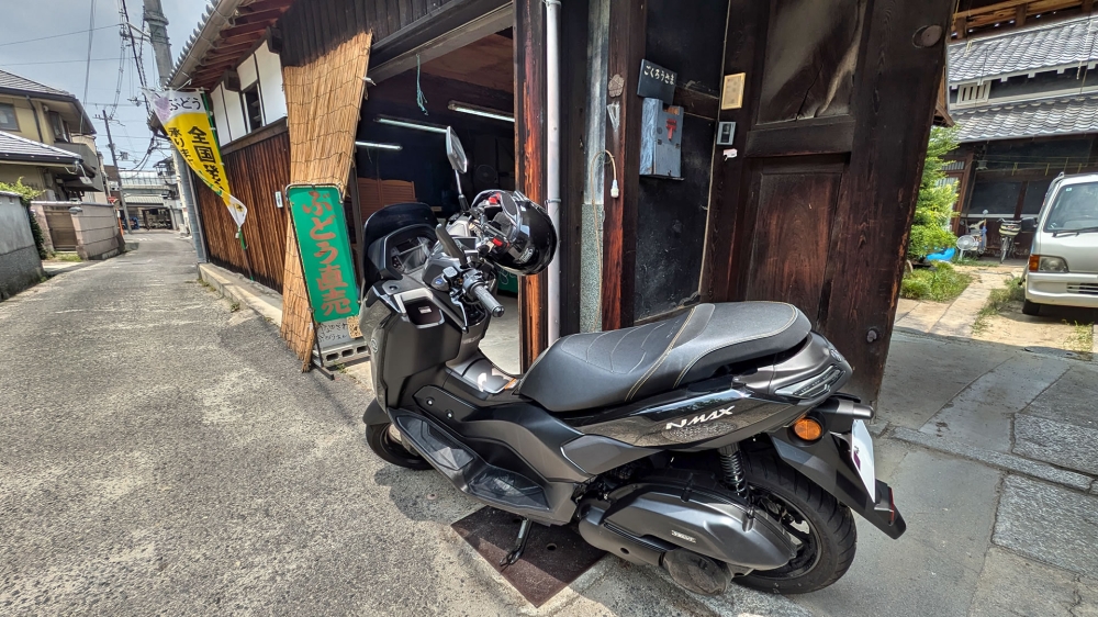 NMAX155と葡萄の直売所4