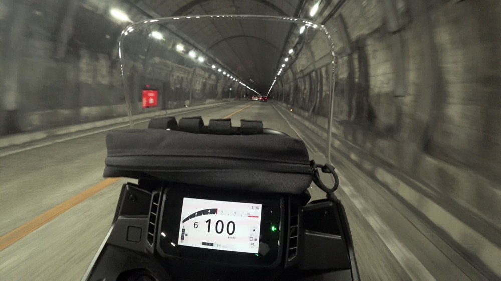NX400高速道路2