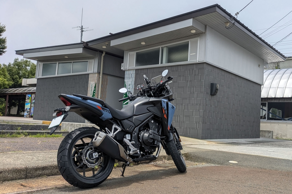 NX400とマキノ駅