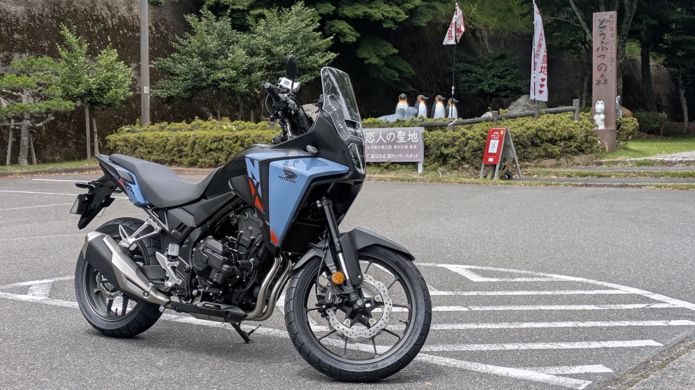 つづら尾崎展望台の駐車場とNX400