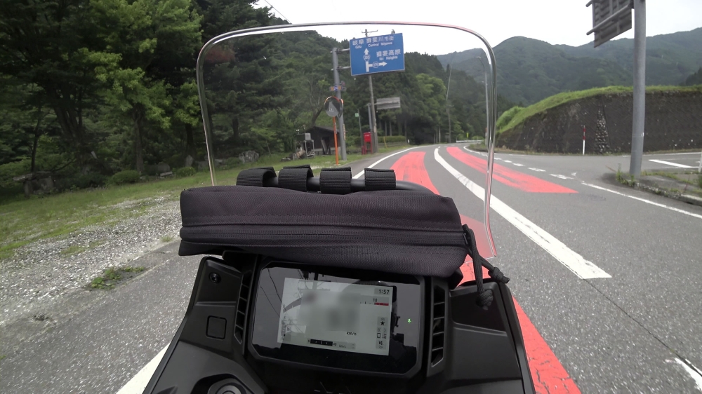 揖斐高原入口の道