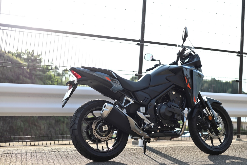 NX400E-clutchのリア