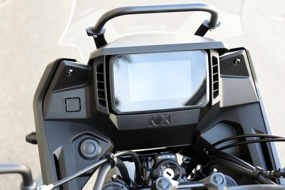 NX400E-clutchのメーターパネルまわり