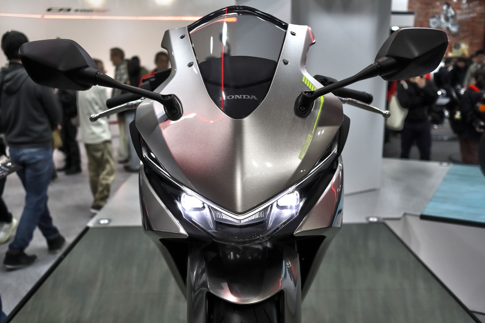 CBR400R FOUR E-Clutch Concept正面