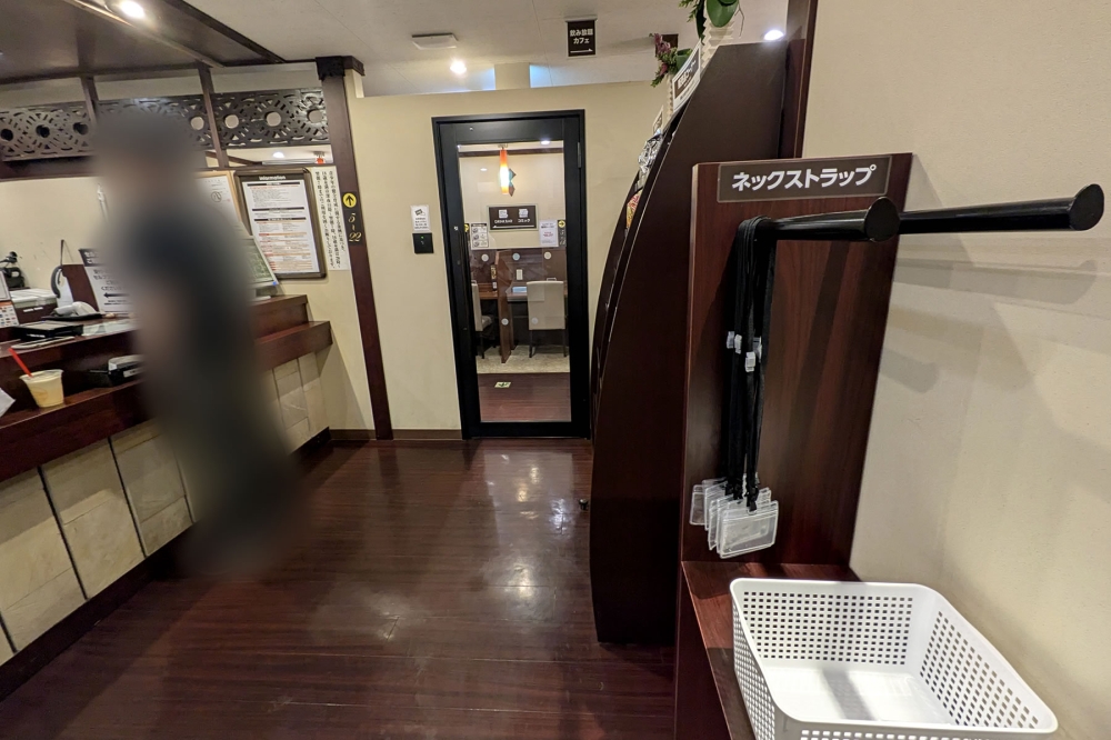 快活CLUB名のロビー