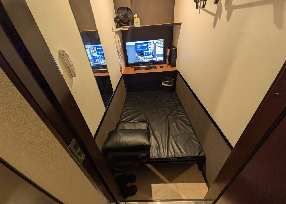 快活CLUBの鍵付フラット個室