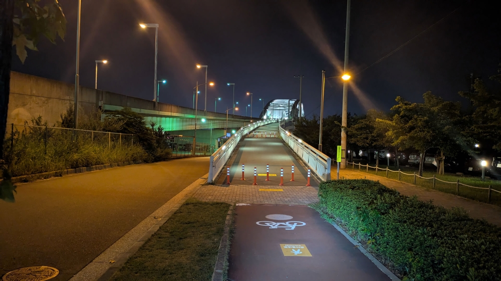 夢舞大橋の歩道入口