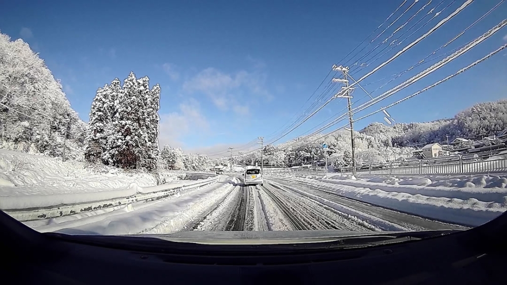 雪道と轍