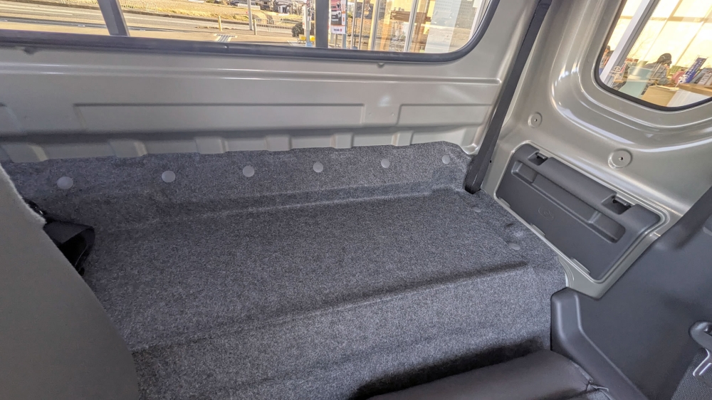 スーパーキャリイ室内の荷室