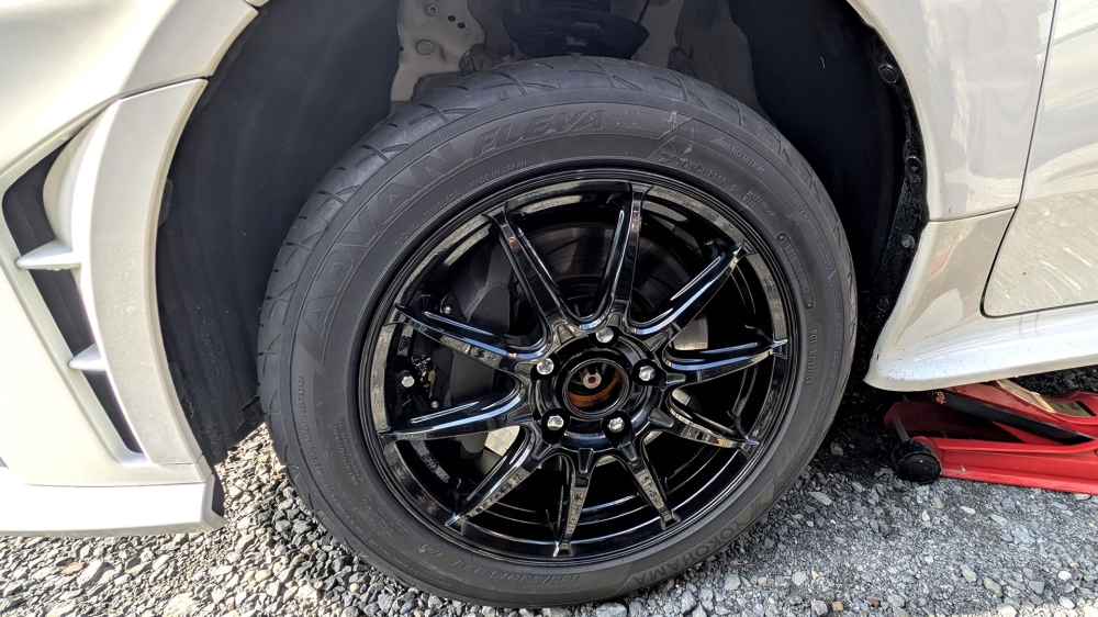 GRヤリスとアドバンフレバ