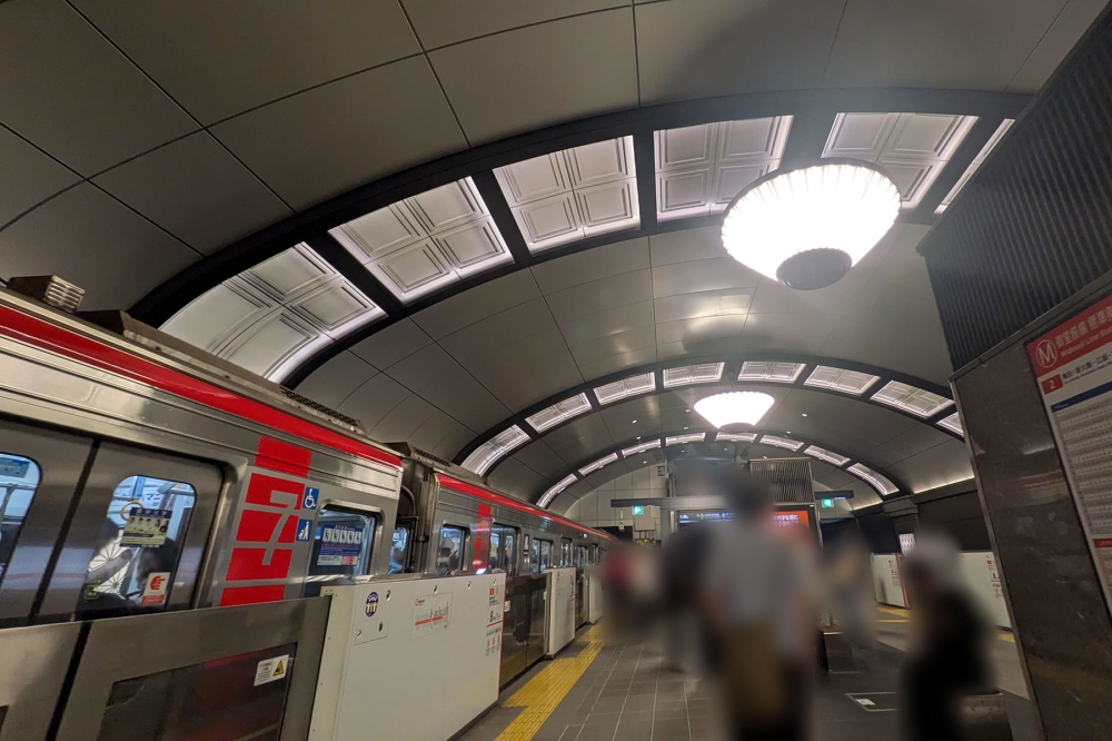 心斎橋駅ホーム