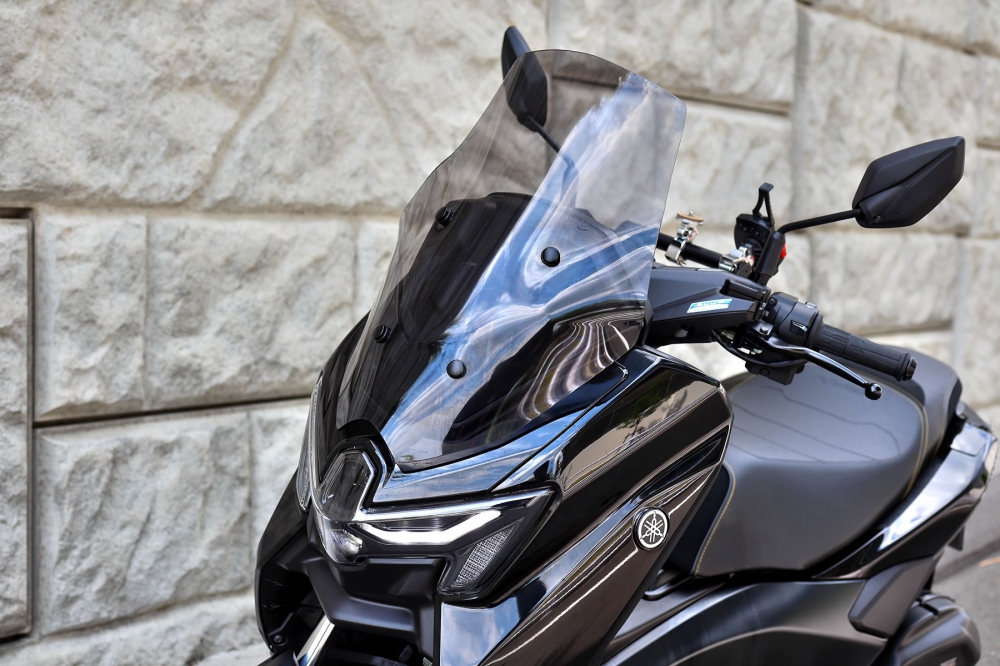 NMAX155ミドルスクリーン