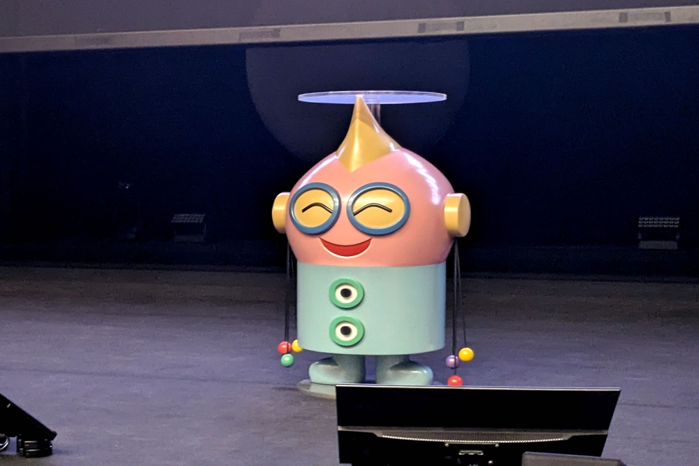 TSURUBEBANASHIのテーブル