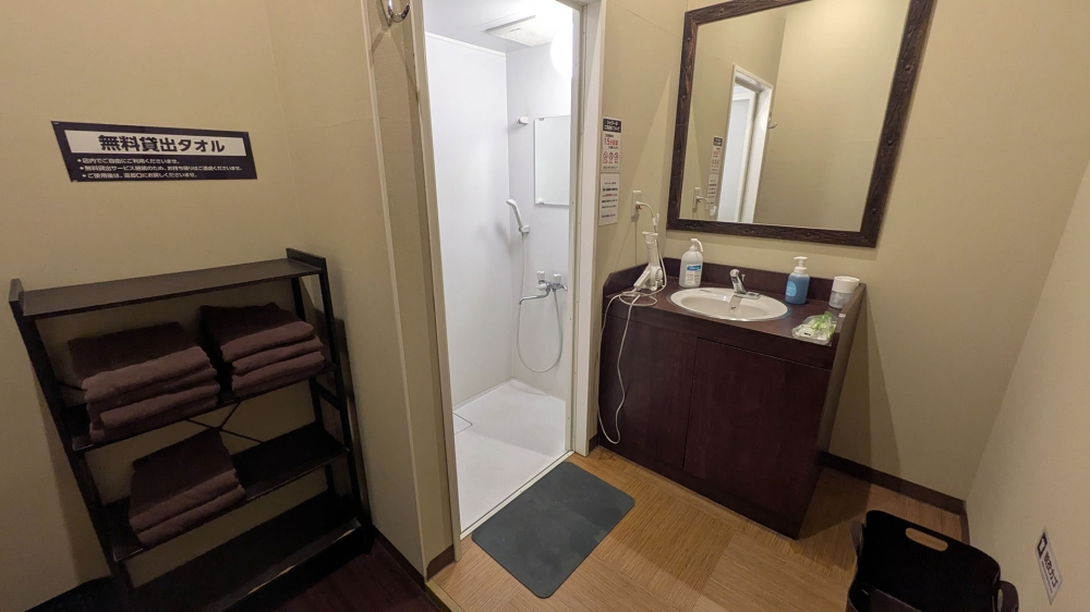 快活クラブのシャワールーム内